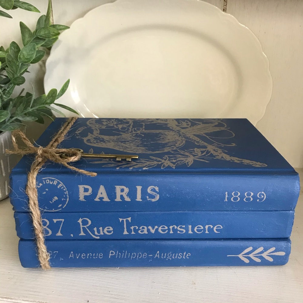 Handcrafted Distressed Stack Books - Picture 8 of 8
